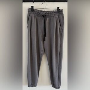 Under Armour Gray Jogger Sweatpants Size Medium Loose Fit Athleisure
